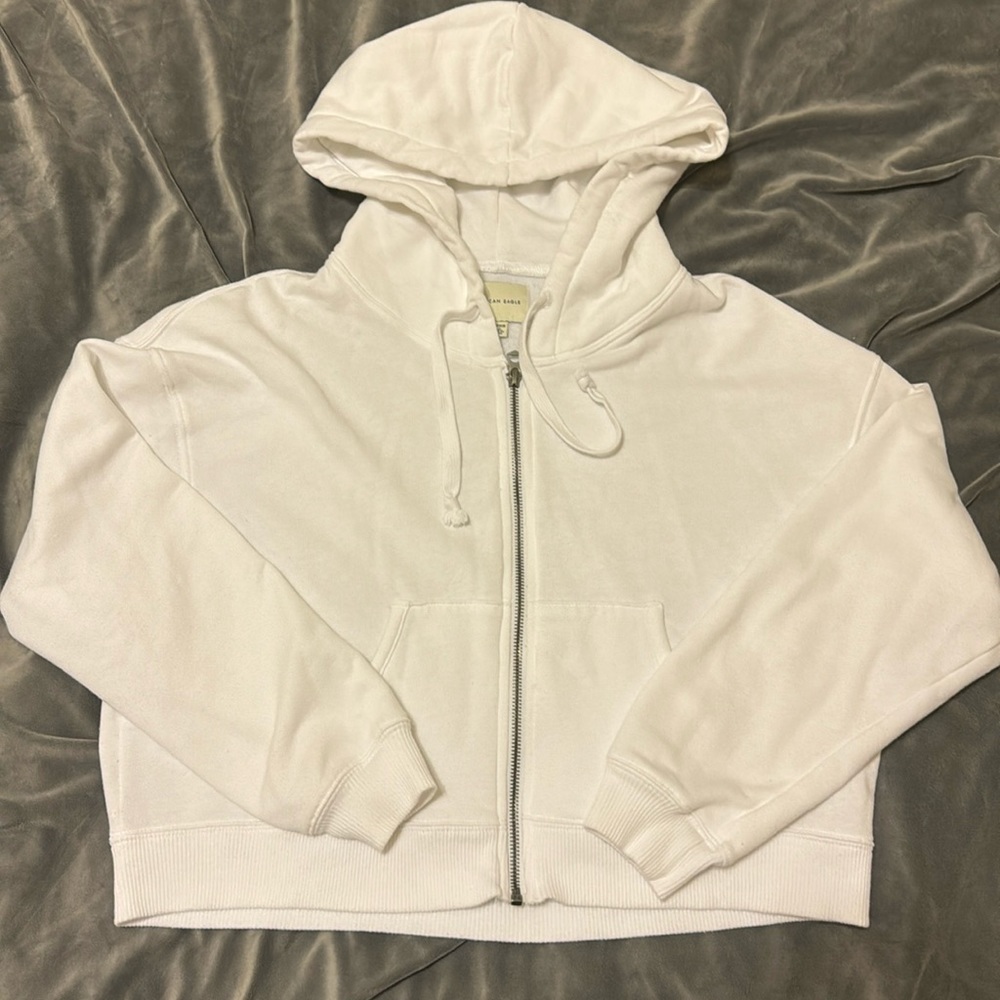 American Eagle cropped hoodie. White. Women’s size XS.